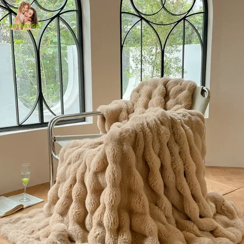 Luxury Faux Fur Blanket Home Bed Linen Bubble Fleece Knee Blanket Bed Plaid Plush Sofa Blankets for Winter Bedspread on The Bed